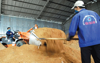 Hái ra tiền từ vỏ trấu